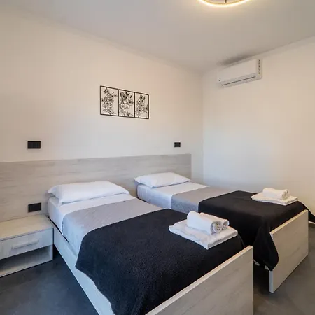 Da Cichin 1 - Free Parking, Wi-fi & Ac Apartmán